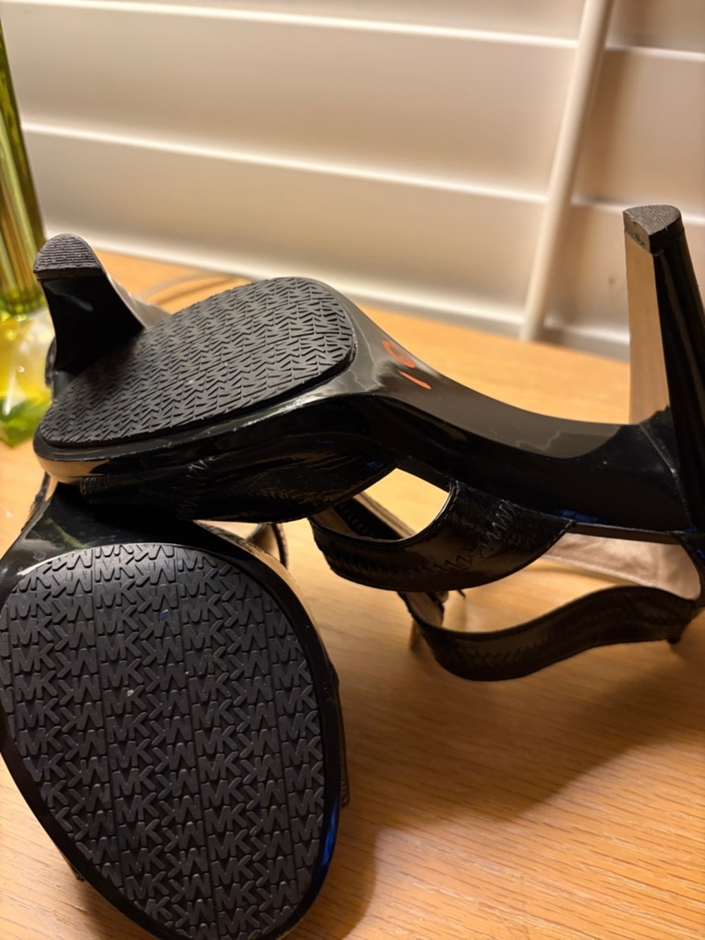 New Michael Kors Berkeley T- strap patent leather front zipper sandals 8 4”heel - Picture 5 of 6